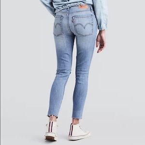 BNWT Levi’s Wedgie Skinny sz 23 blank tab!